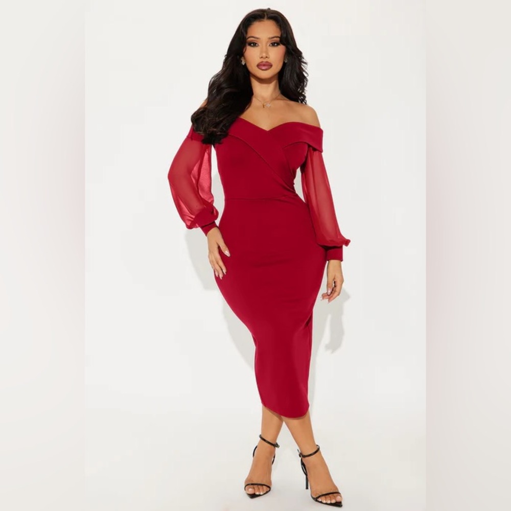 Elegant Off-Shoulder Red Dress Size XL